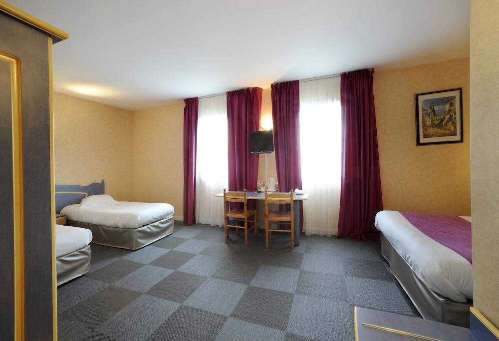 Comfort Hotel Saintes - Room