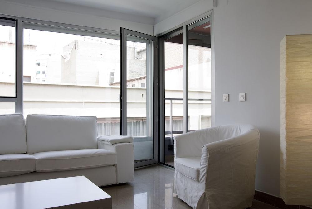 Alicante CS Apartments - Living Area