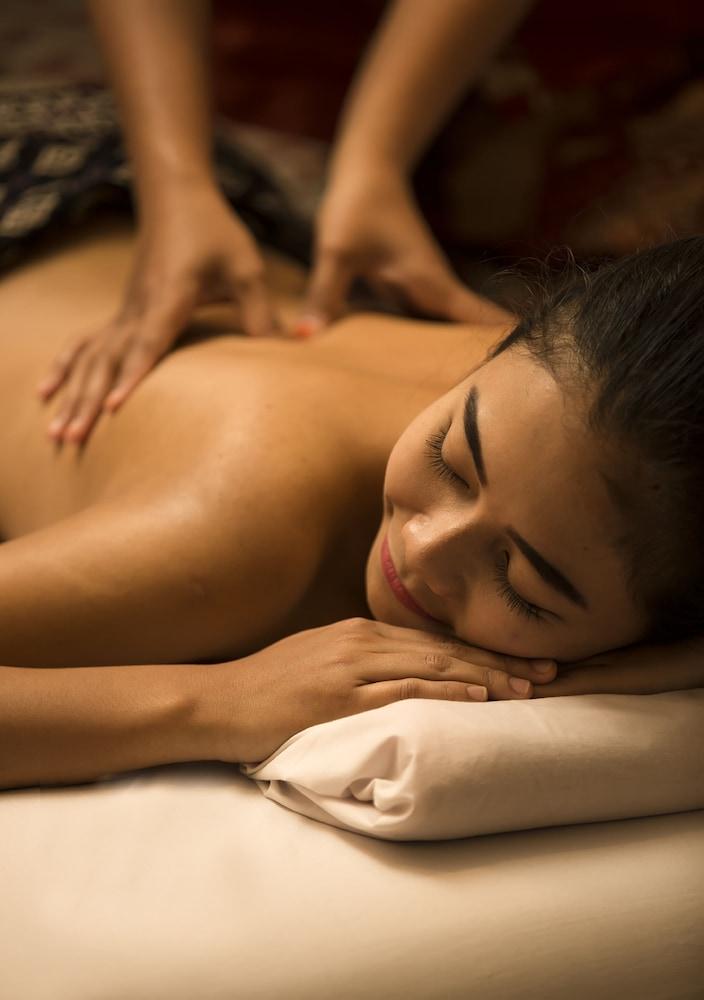 Atria Hotel Gading Serpong - Massage