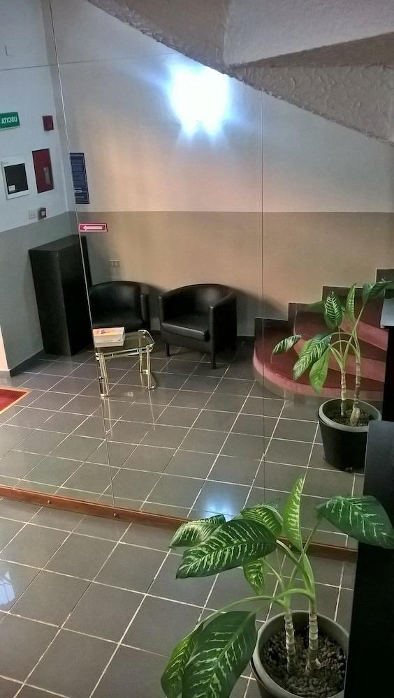 Hotel Del Sole - Lobby Sitting Area