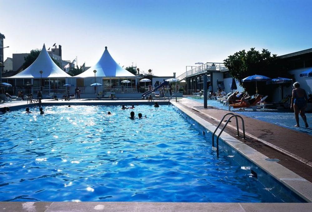 Hotel Barra - Outdoor Pool