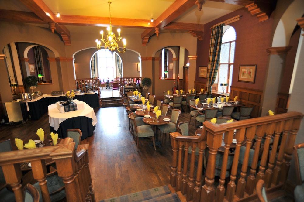 Golden Lion Hotel - Interior
