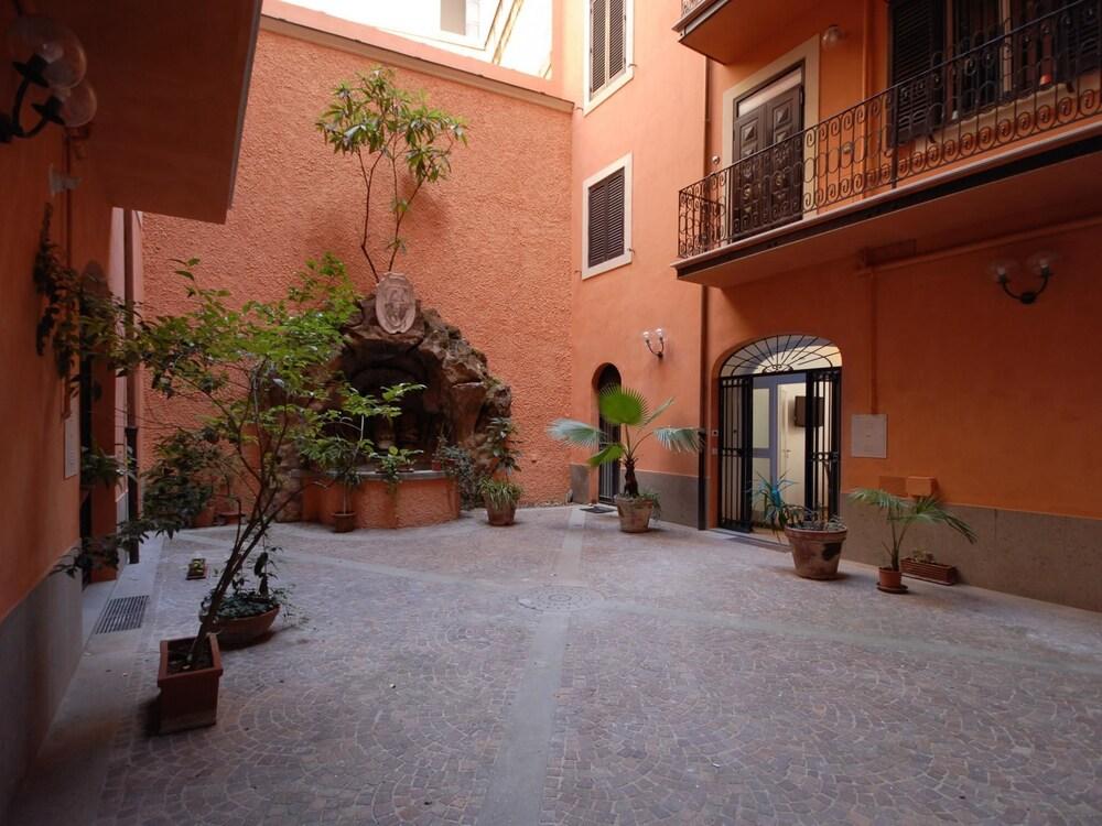 Apartment Colosseo - Property Grounds