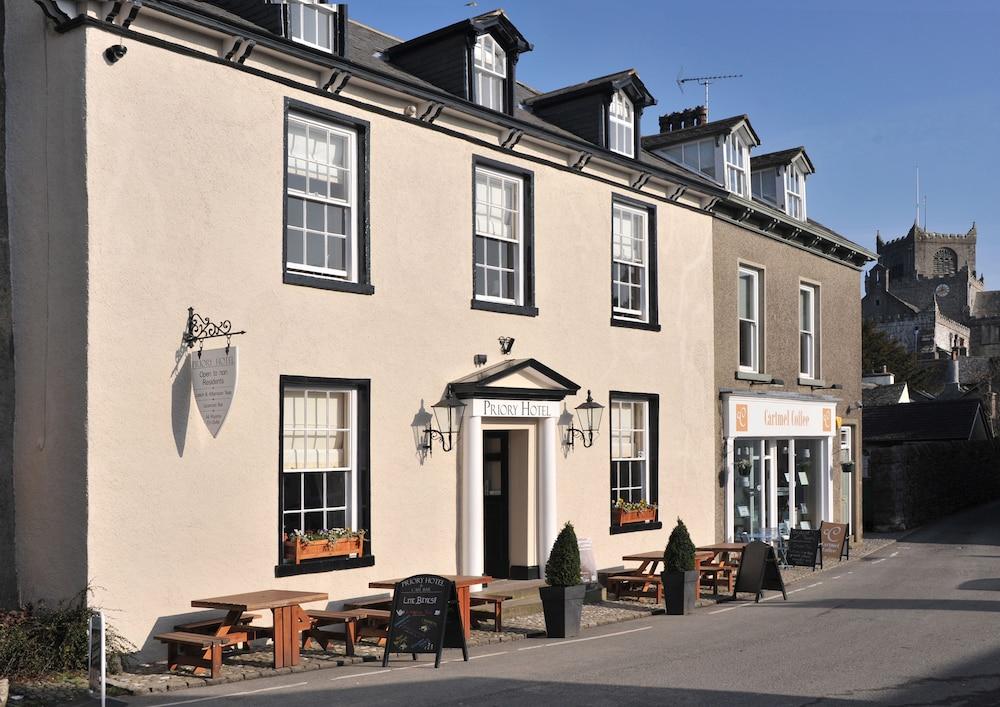 Priory Hotel - Hotel Front