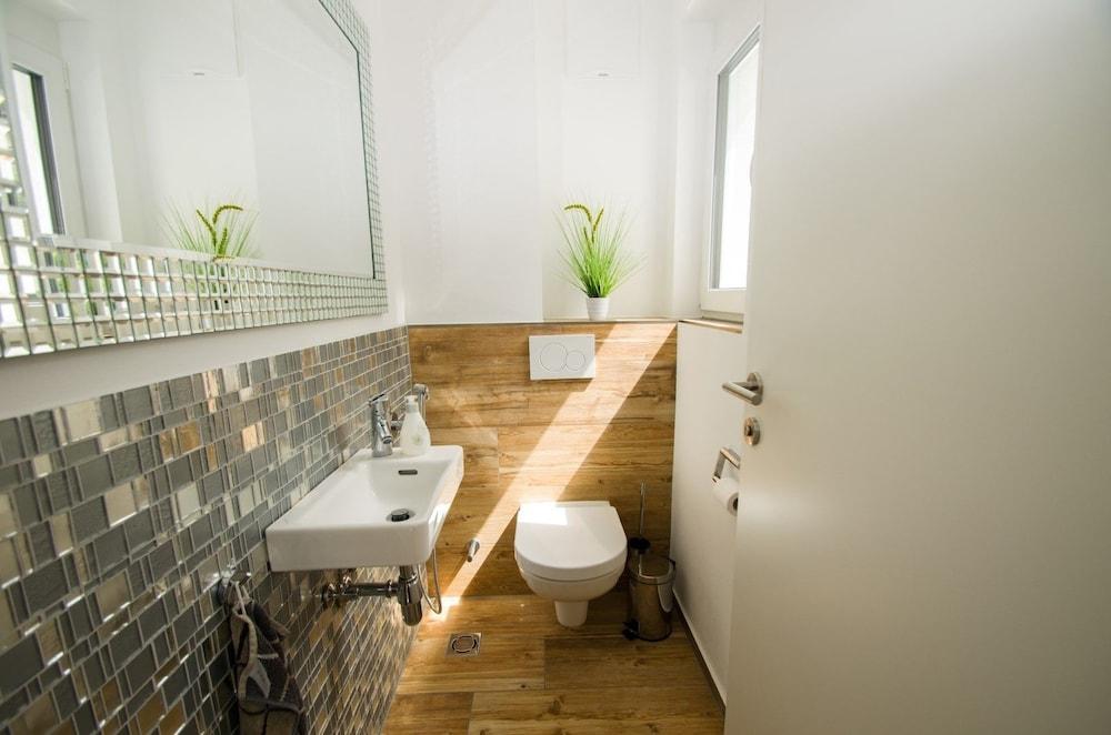 Finest Penthouse Waterside Zell am See - Bathroom
