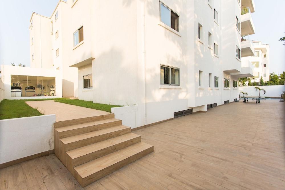 Accra Luxury Apartments at The Lul Water - Exterior