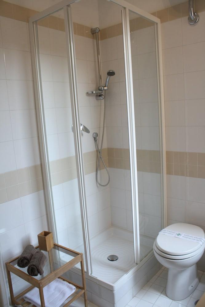 Home2Rome - Trastevere Reale - Bathroom