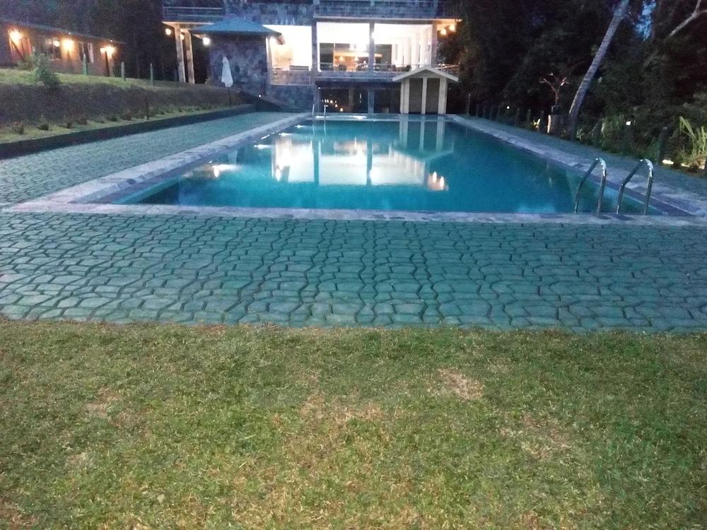 Maoya Retreat Hotel - Outdoor Pool