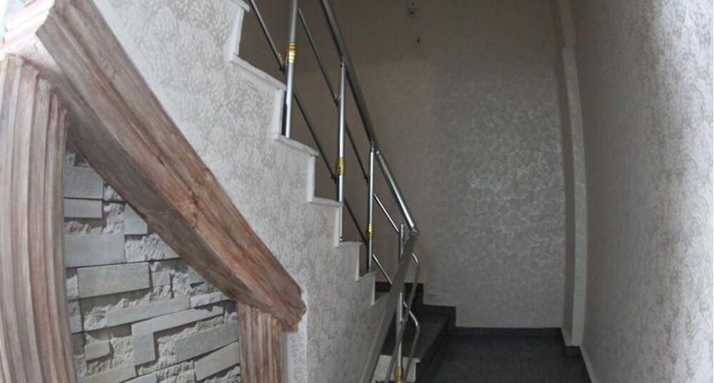 هوتل أوزيرن 1 - Staircase