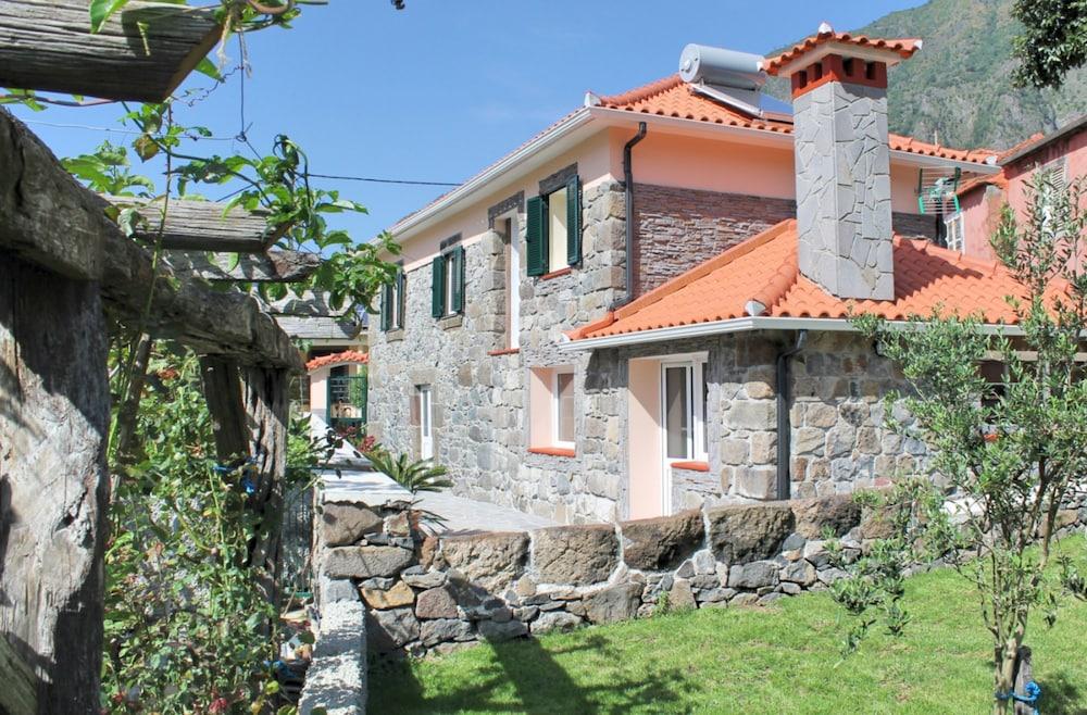 Dinis Country Cottage by Our Madeira - Featured Image