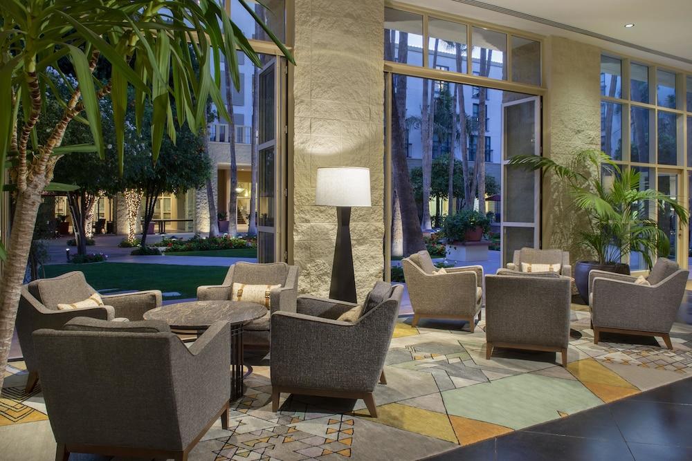 Tempe Mission Palms, a Destination by Hyatt Hotel - Lobby Sitting Area