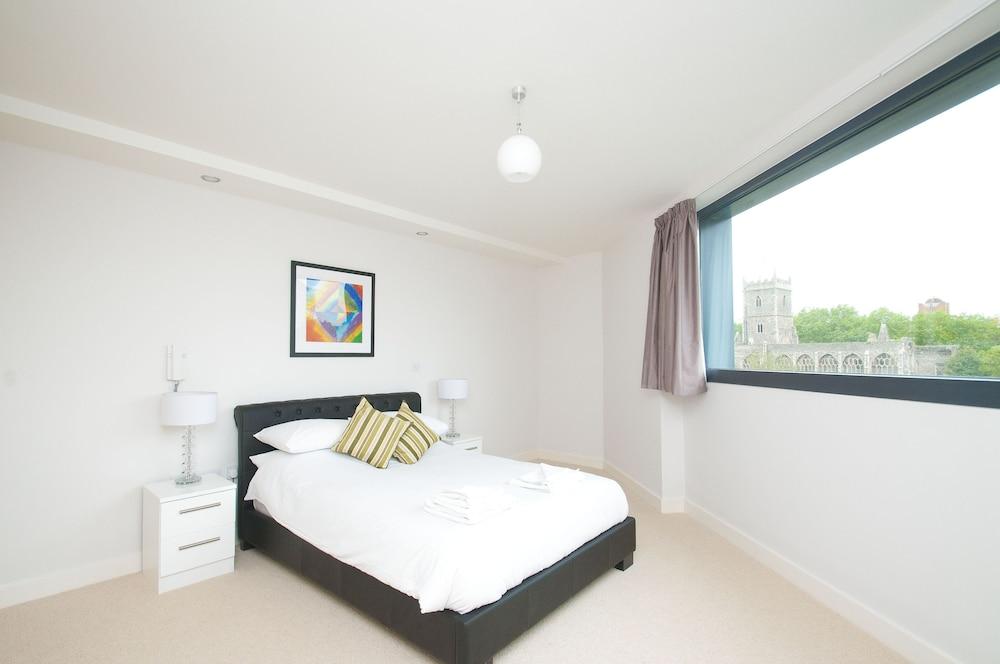 Cleyro Serviced Apartments-Finzels Reach - Room