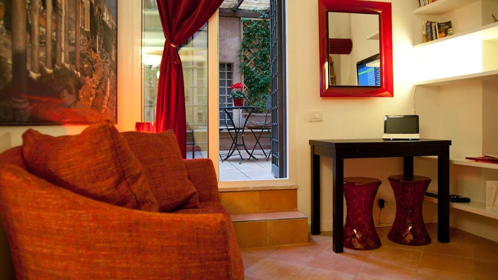 Rental In Rome Monti Suite Terrace - Interior Detail