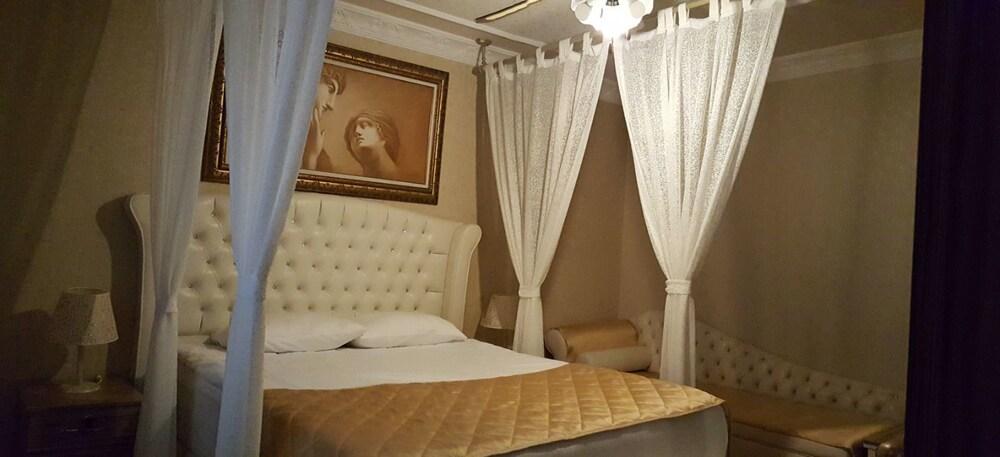 Zarina Hotel Pansiyon - Room