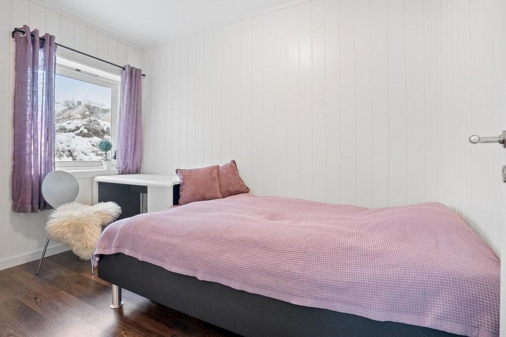 Modern apartment Tromsø - Room