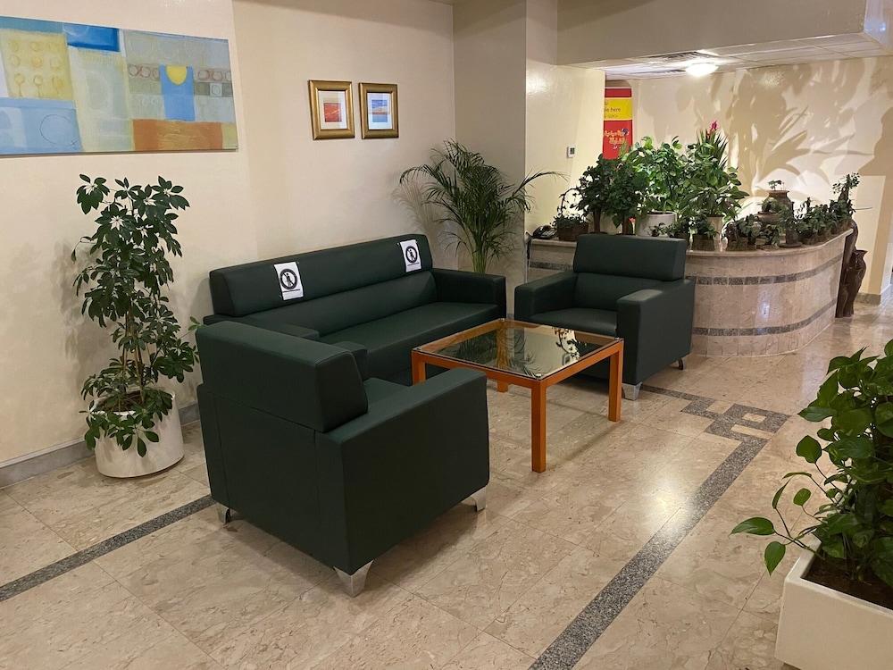 Al Buhairah Hotel Apartments - Lobby