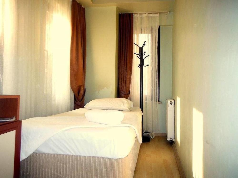 Plato Hotel - Room