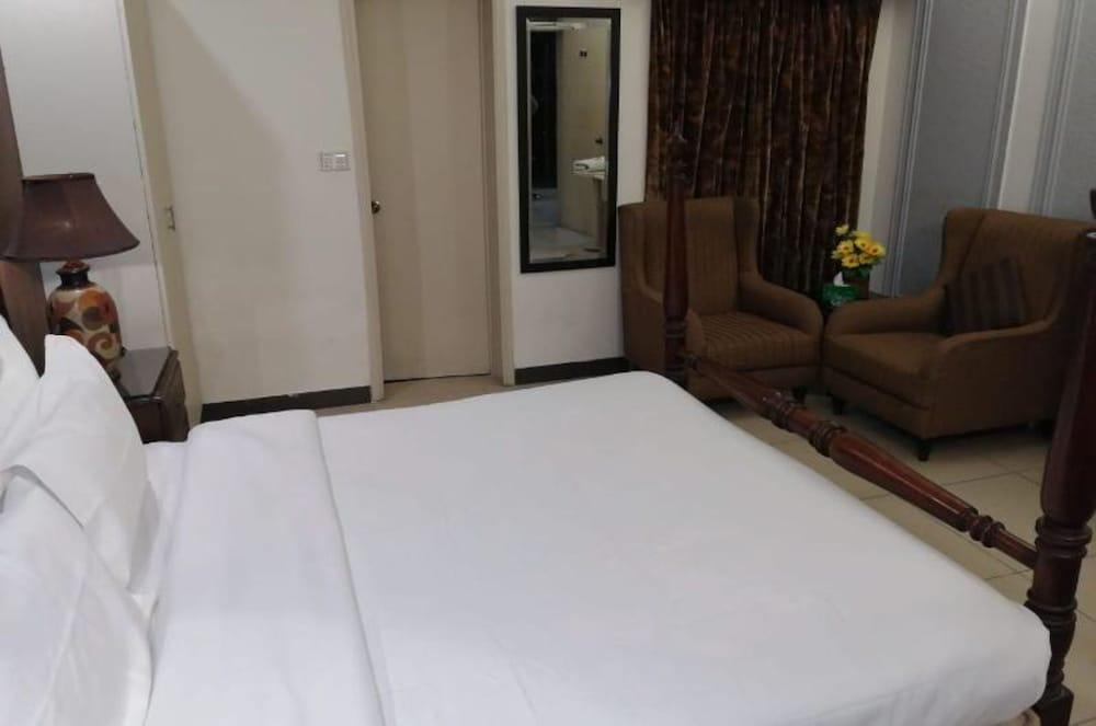 Ashiana Hotel - Room