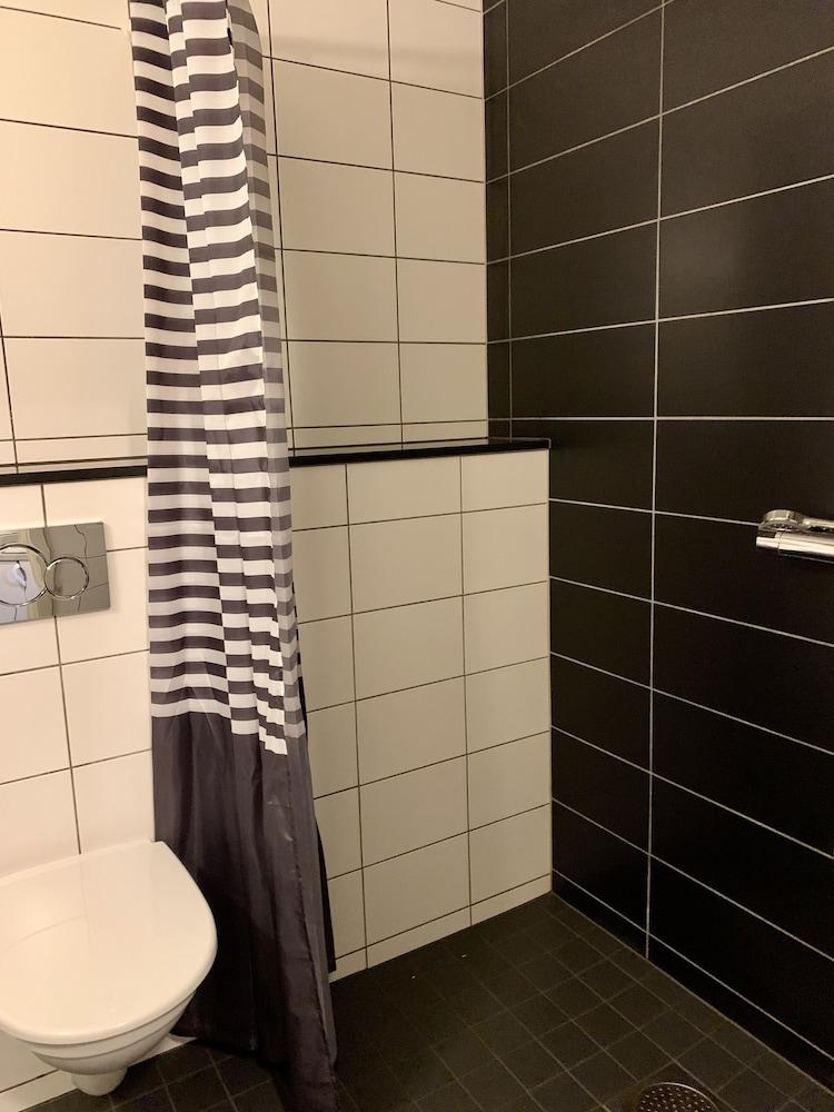 2 rooms apartment in Årsta Stockholm - Bathroom
