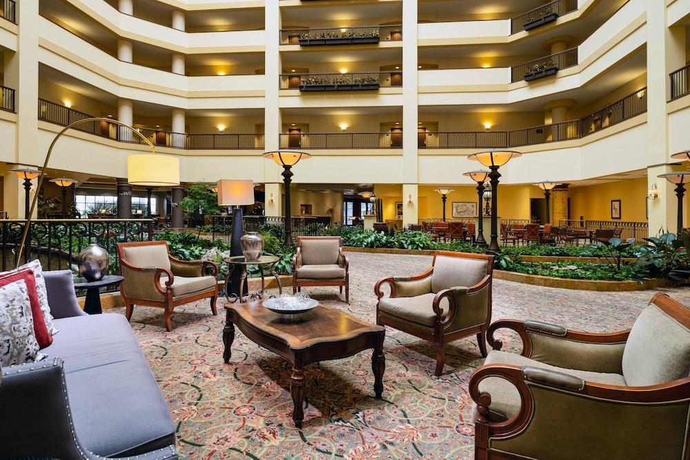 Renaissance Tulsa Hotel & Convention Center - Lobby