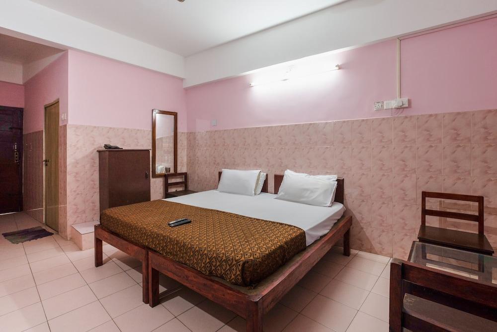SPOT ON 49545 Sangamam Tourist Home - Featured Image