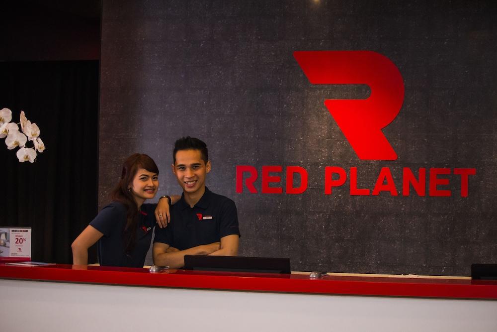 Red Planet Bekasi - Reception