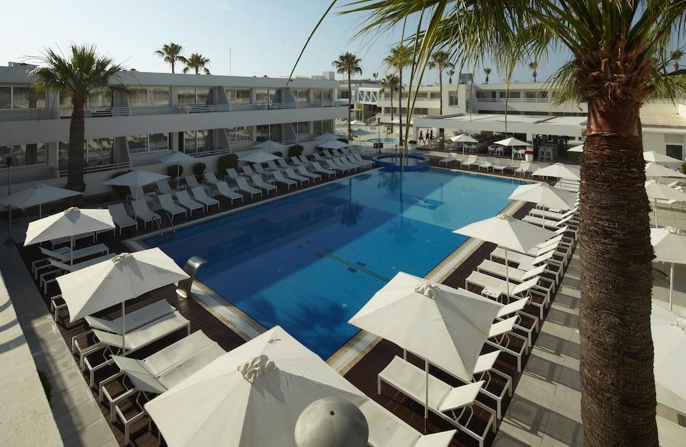 Melpo Antia Hotel & Suites - Pool