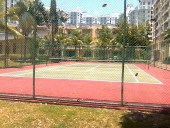 فيلل وشقق أوه واي أوه 90374 بمناظر تطل على الخليج - Tennis Court