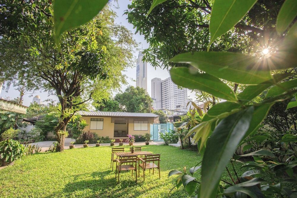 The Bangkokians City Garden Home - Property Grounds