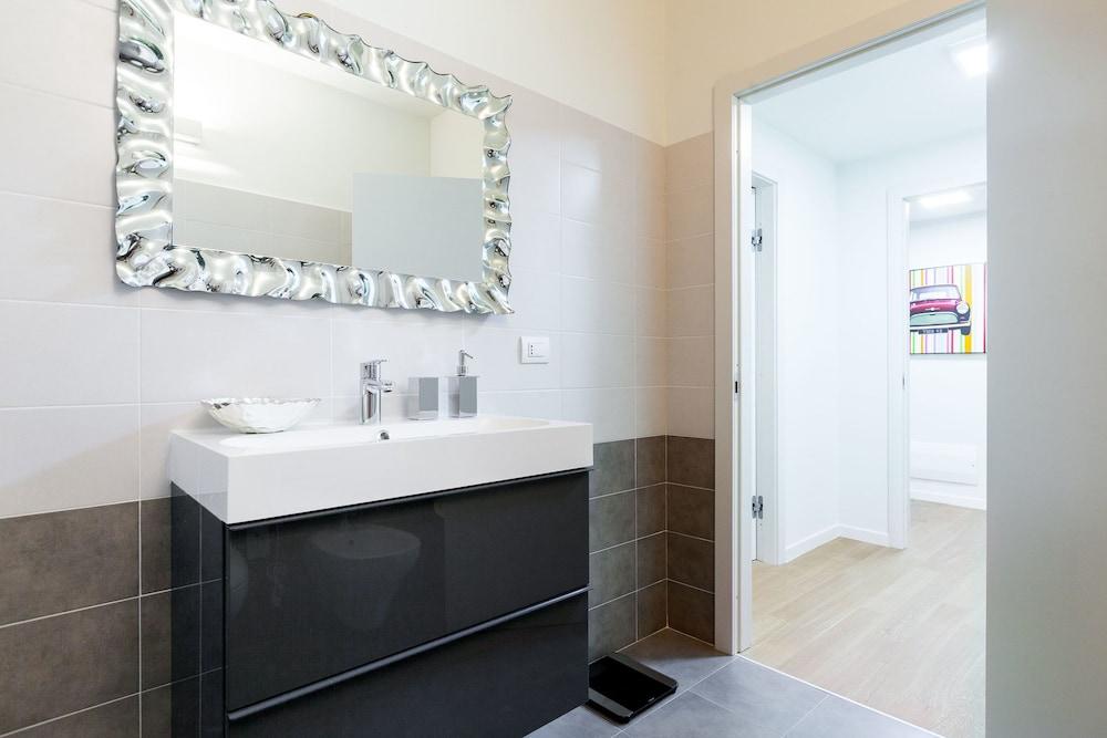 Be Apartments Fara - Bathroom Sink