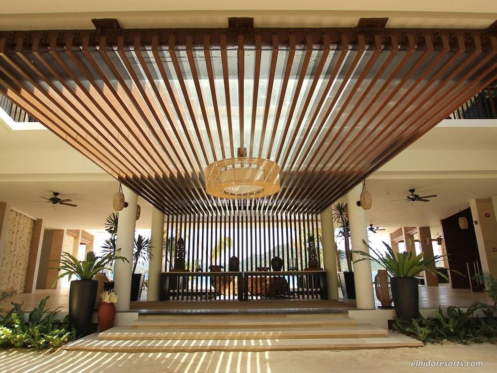 Pangulasian Island Resort - Lobby