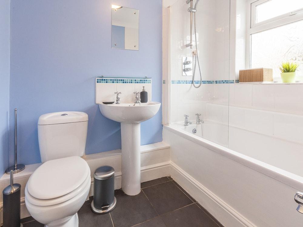 Cecil House Exeter - Bathroom