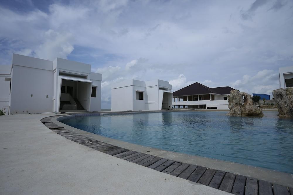 Kahyangan Resort - Outdoor Pool