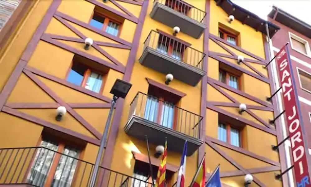 Hotel Sant Jordi - Featured Image