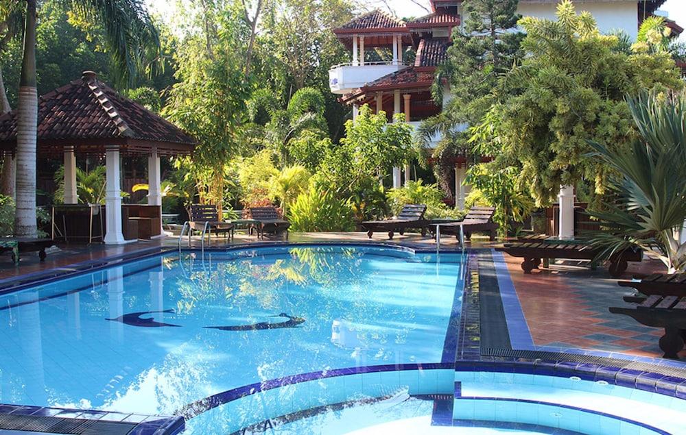 Relax Resort Villa - Pool