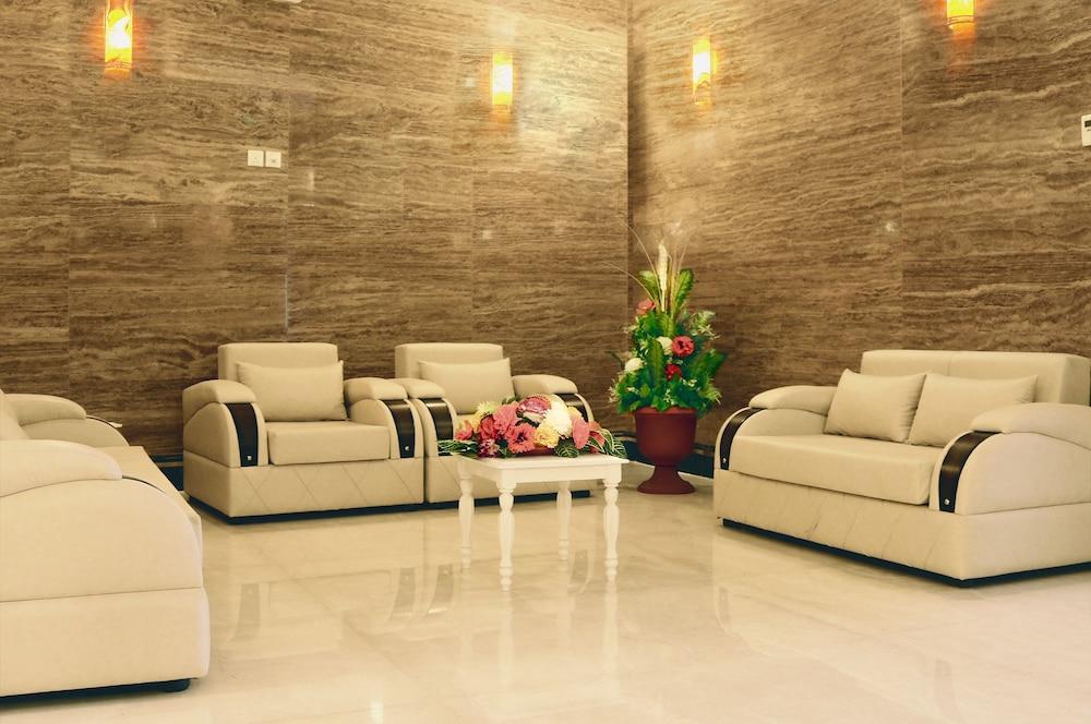 Nawazi Al Masaa Hotel - Lobby Sitting Area