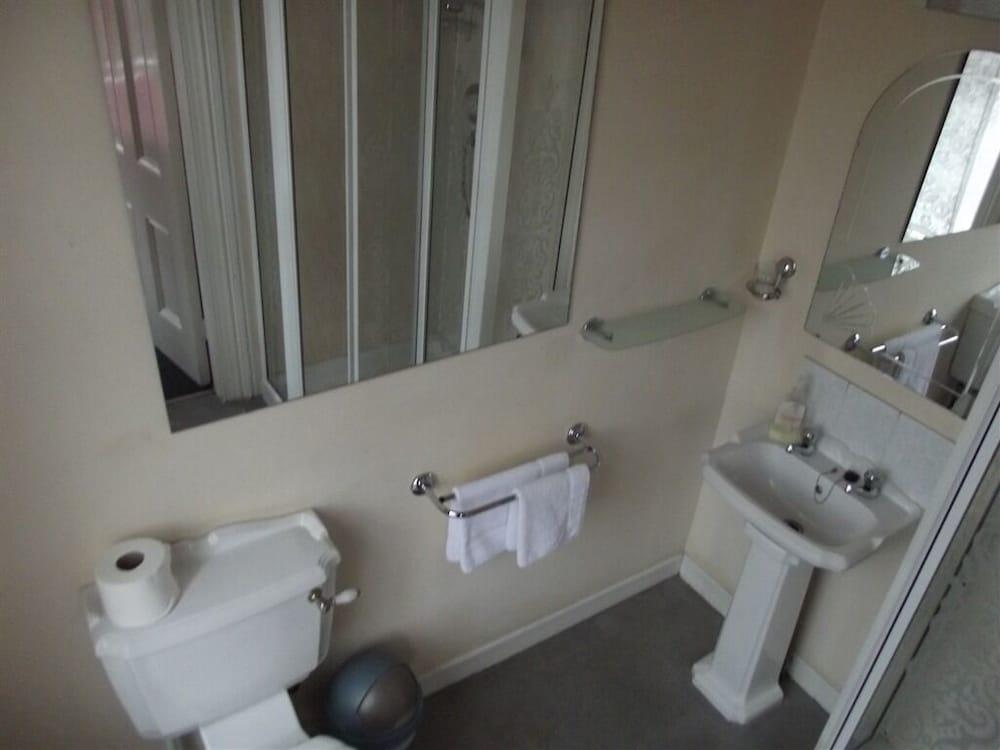 أول سيزونز بلفاست - Bathroom
