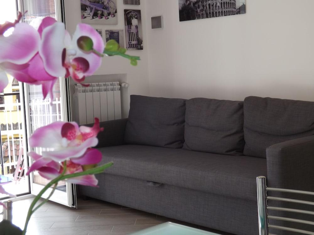 Sissi Home - Living Room