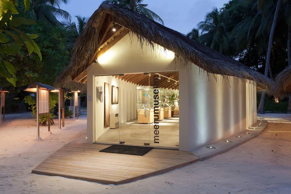 Meeru Maldives Resort Island - Property Grounds