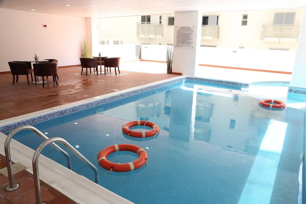Belle Tower Luxury Hotel Apartments - Indoor Pool
