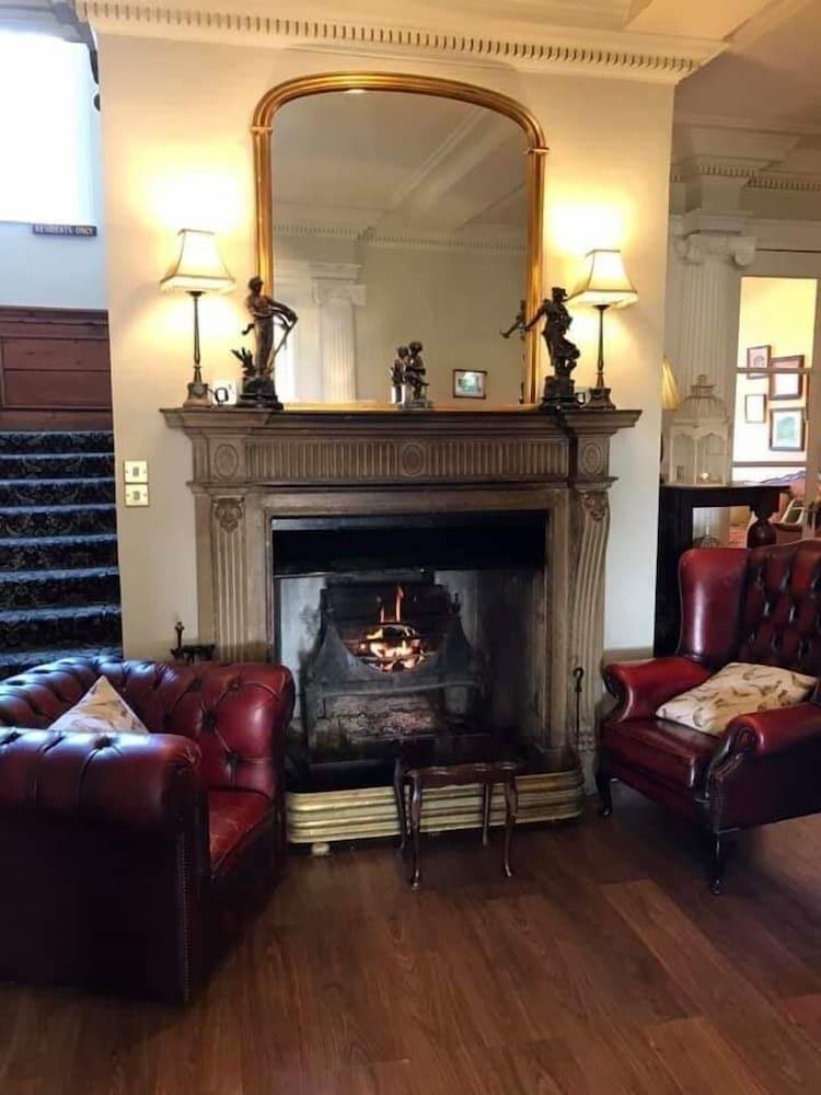 Rowley Manor Hotel - Reception Hall