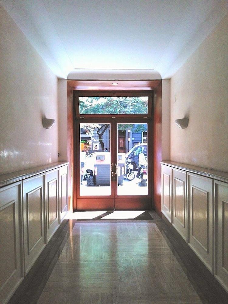تشاو روما - Interior Entrance