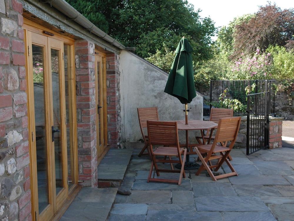 Delightful two Bedroom Converted Coach House in the Grounds off a Farm - Balcony