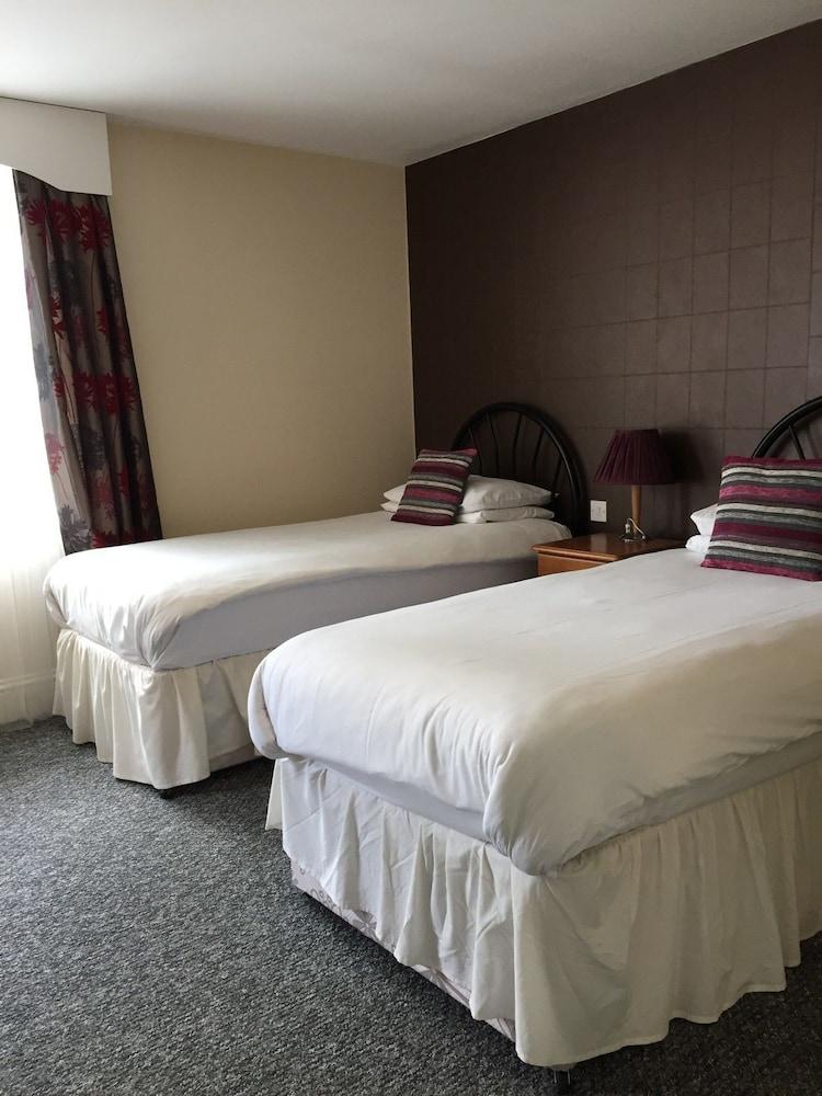 Cefn Mably Hotel - Room