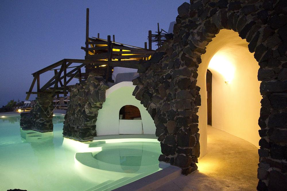 Honeymoon Petra Villas - Outdoor Pool