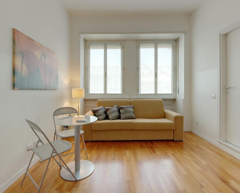 Milan Apartment Rental - Interior Detail