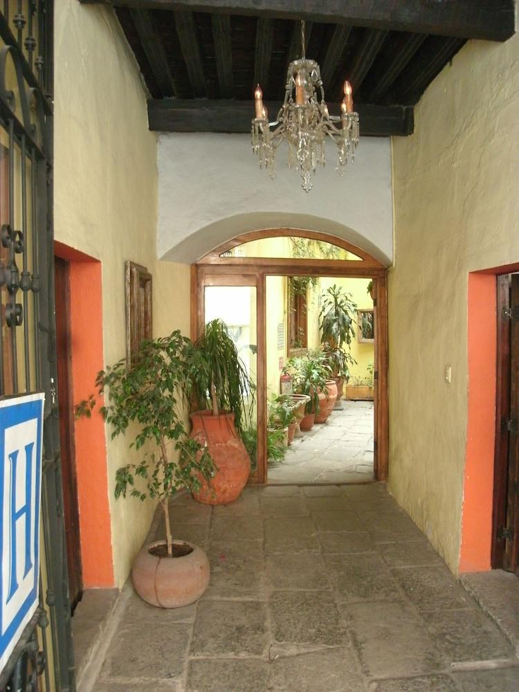 Hotel Casa del Callejon - Interior Entrance