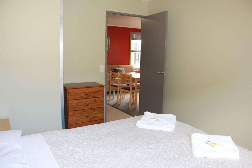 Nikau Apartments - Room