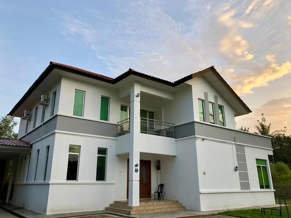 Villa Dadap - Exterior