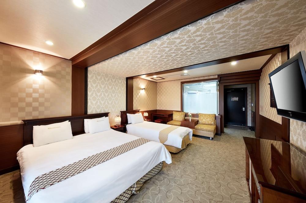Dongbusan Oncheon Hotel - Room